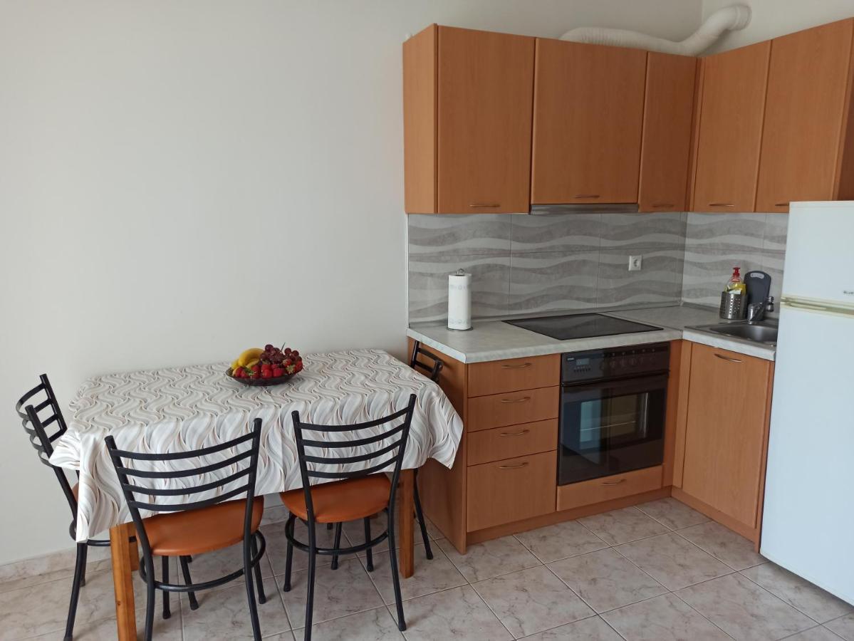 1 Bedroom Apartment In Nea Kallikrateia Esterno foto