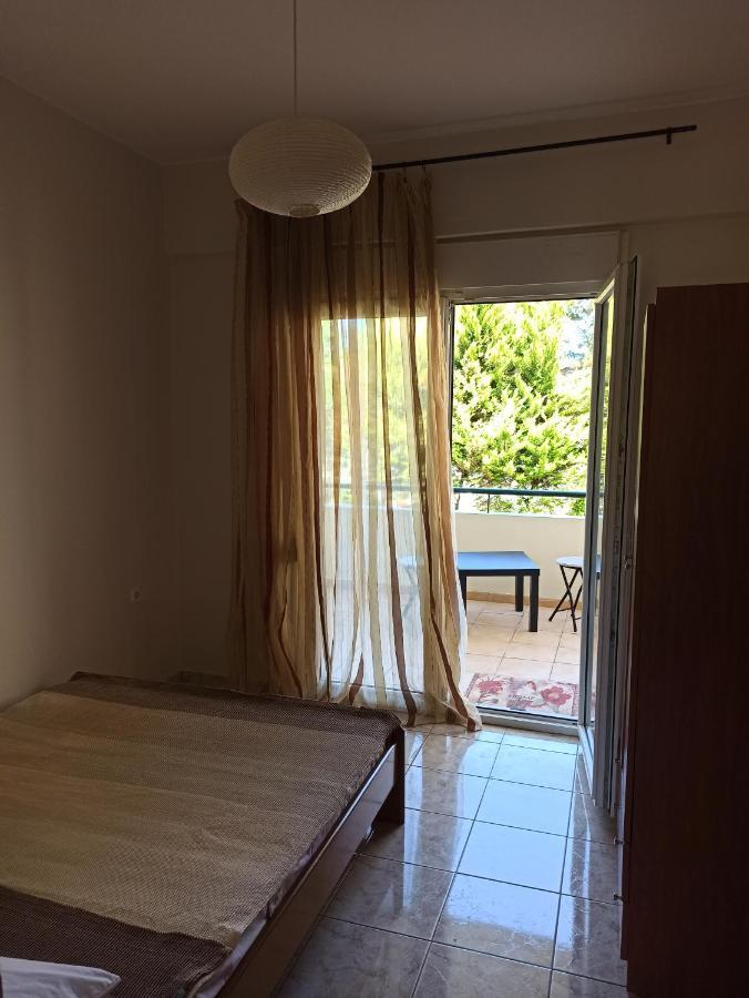1 Bedroom Apartment In Nea Kallikrateia Esterno foto