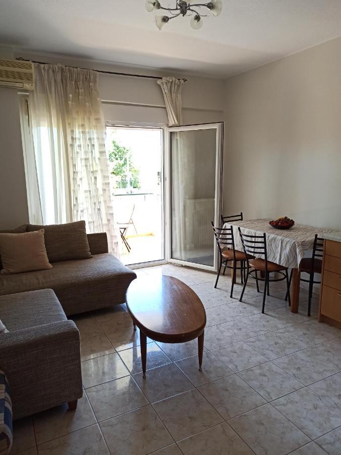 1 Bedroom Apartment In Nea Kallikrateia Esterno foto